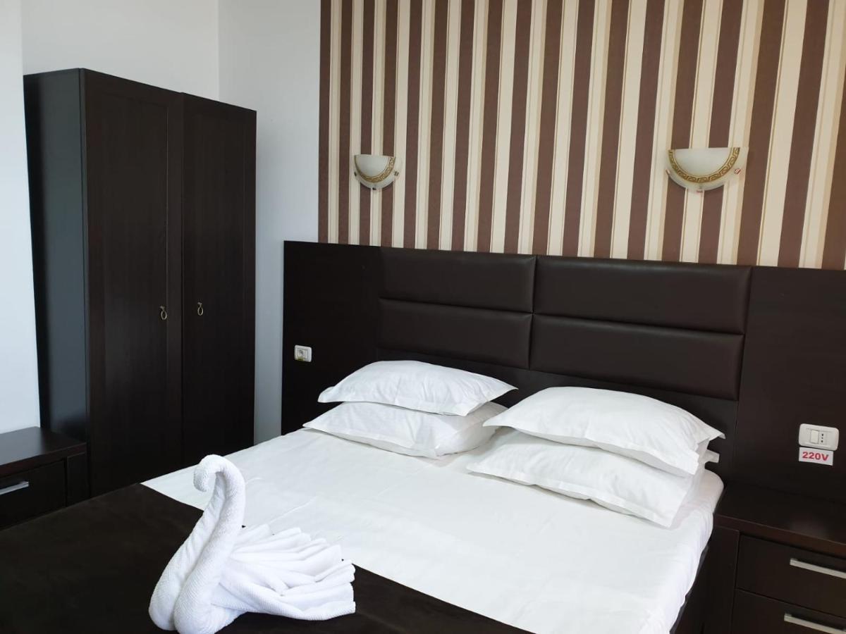 Hotel Solea Beach 마마이아 외부 사진