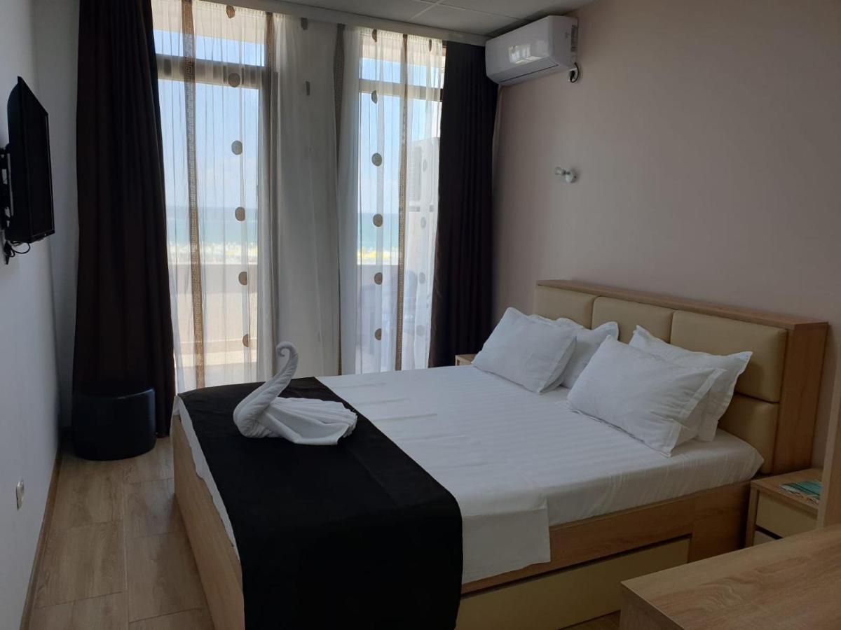 Hotel Solea Beach 마마이아 외부 사진