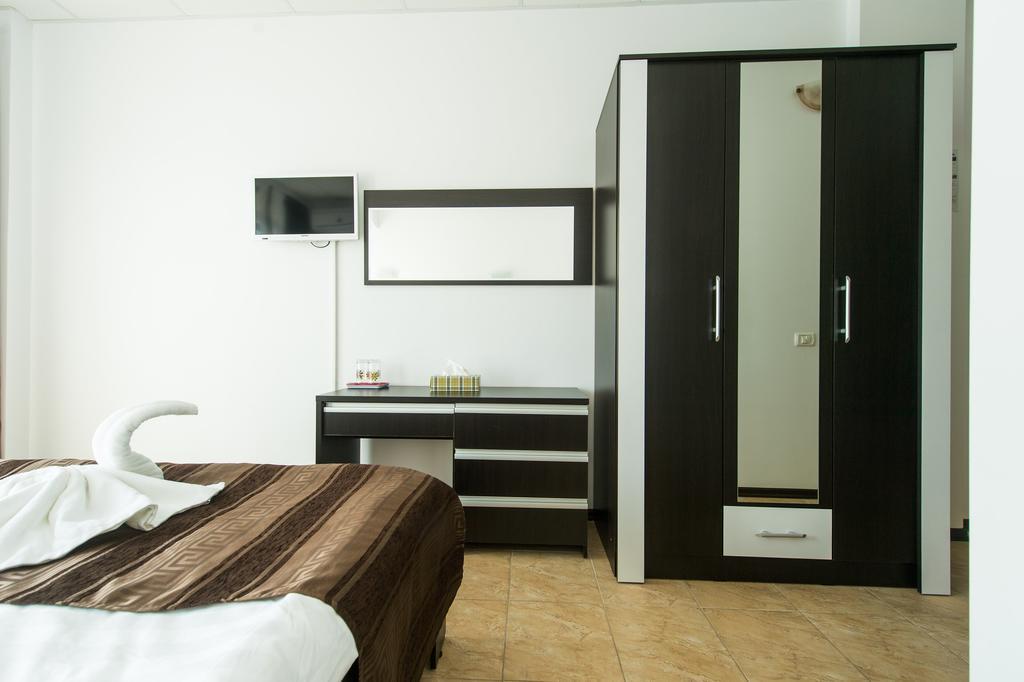 Hotel Solea Beach 마마이아 외부 사진