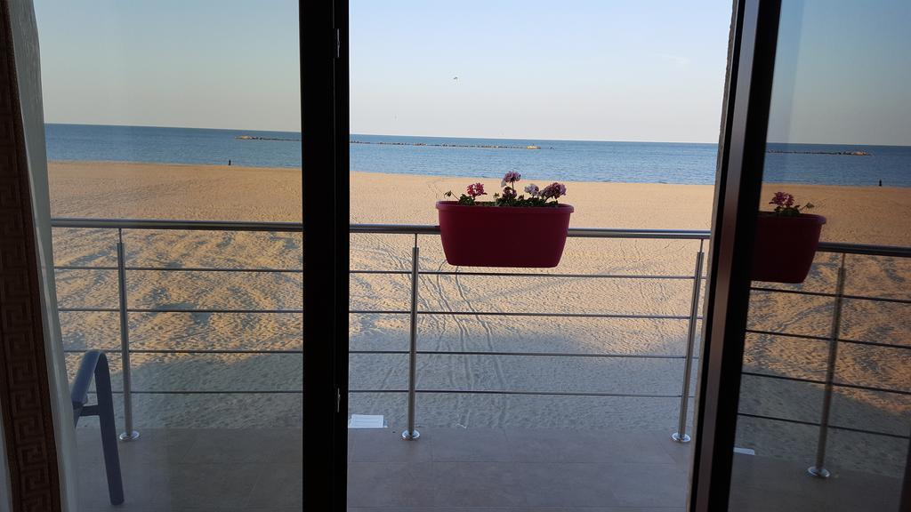 Hotel Solea Beach 마마이아 외부 사진