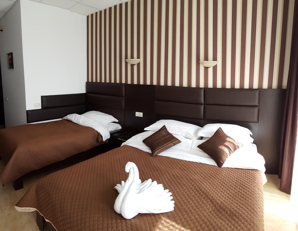 Hotel Solea Beach 마마이아 외부 사진