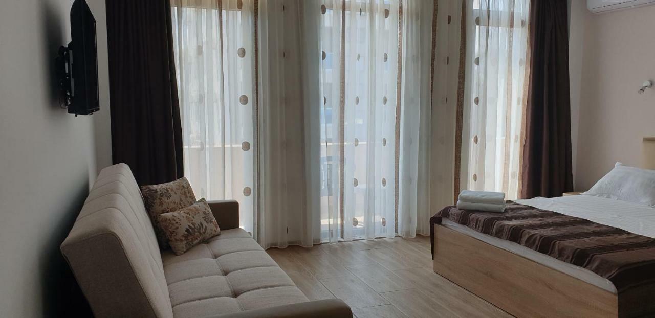 Hotel Solea Beach 마마이아 외부 사진