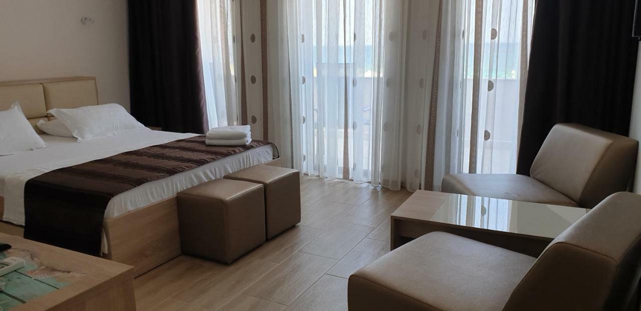 Hotel Solea Beach 마마이아 외부 사진