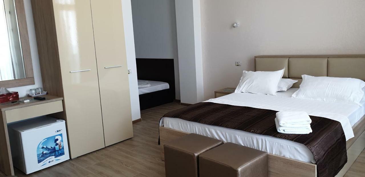 Hotel Solea Beach 마마이아 외부 사진