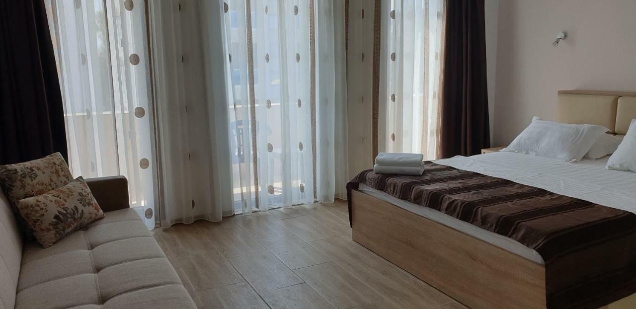 Hotel Solea Beach 마마이아 외부 사진