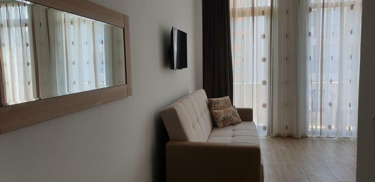 Hotel Solea Beach 마마이아 외부 사진